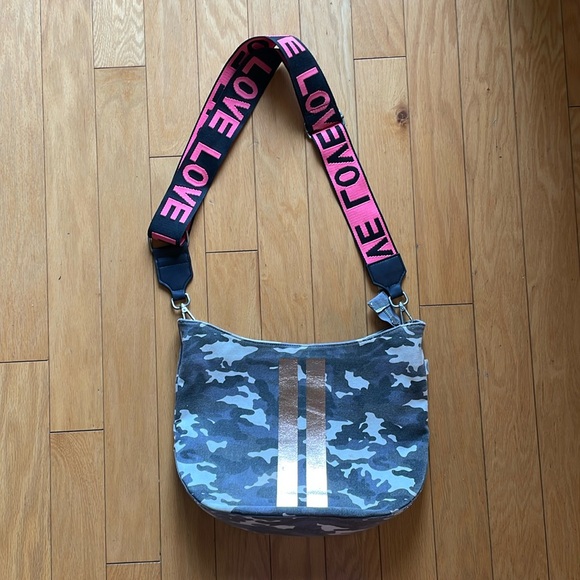 Quilted Koala Camo Purse bag - Picture 1 of 10